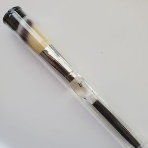 It cosmetics heavenly luxe French boutique brush #4